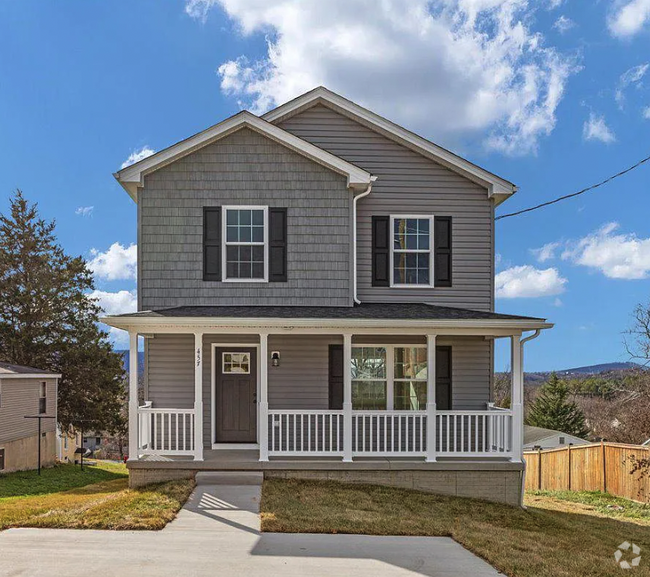 Building Photo - 207 S Loudoun St Rental