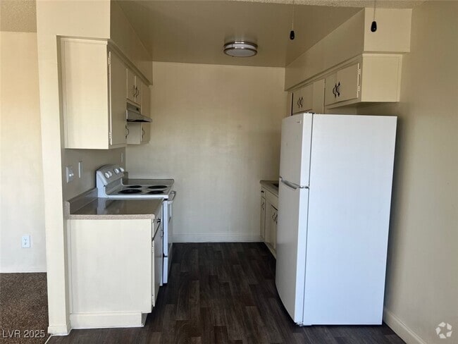 Building Photo - 1388 E Desert Inn Rd Unit 1 Rental