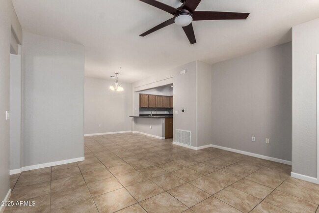 Photo - 525 N Miller Rd Unidad 142