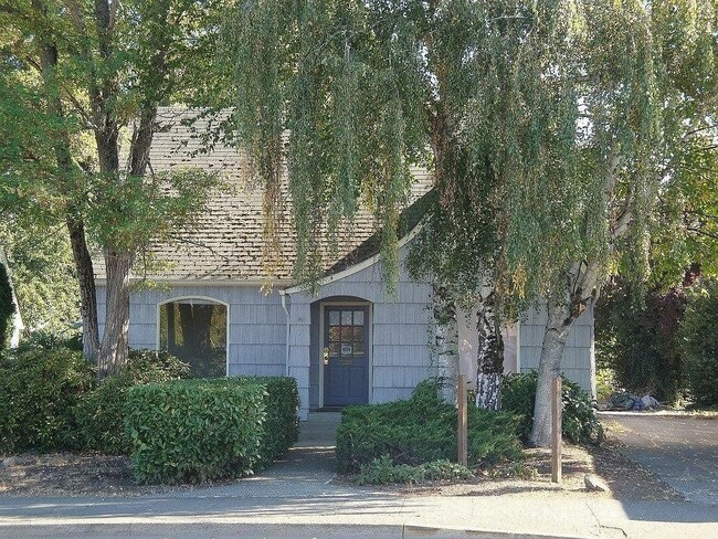 Building Photo - 413 S Main St