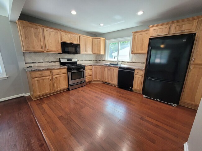 Photo - Spacious 3-bedroom, 2-full Bath Ranch