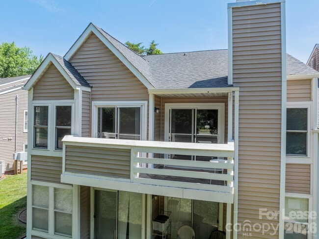 Building Photo - 9605 Vinca Cir Unit F