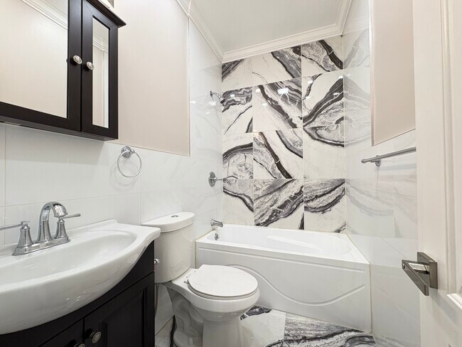 Photo - 5516 Hudson Ave Unidad 2R