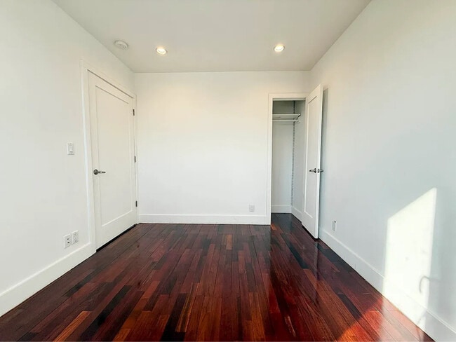 Photo - 39 Suydam St