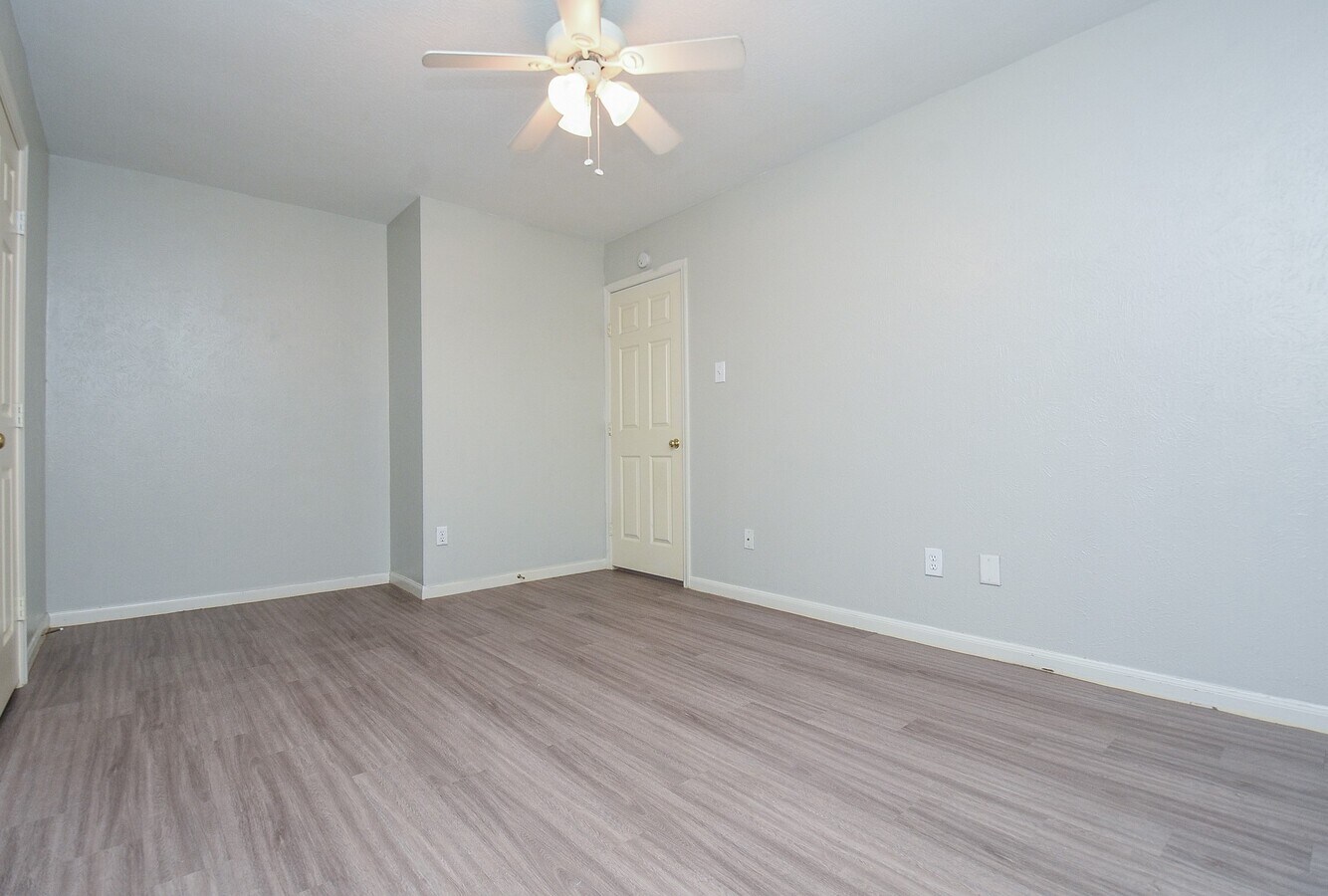 Photo - 202 W Sterling Pond Cir