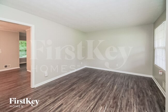 Photo - 235 Sharon Dr