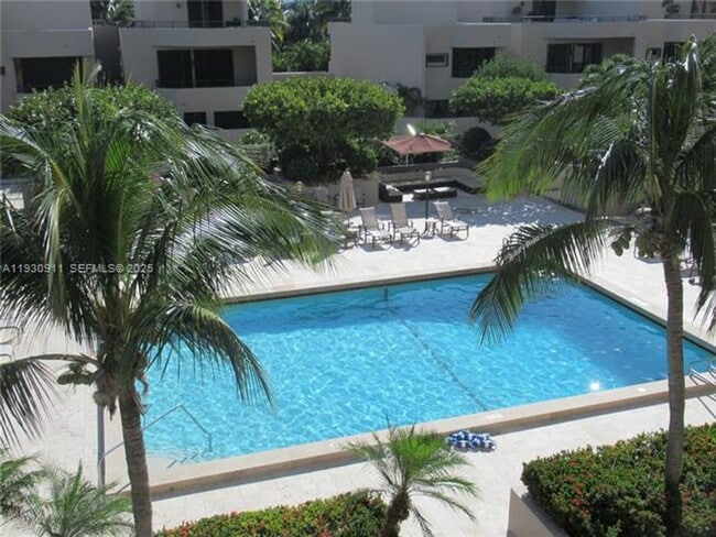 Photo - 201 Crandon Blvd Unit 201 Crandon Blvd 341