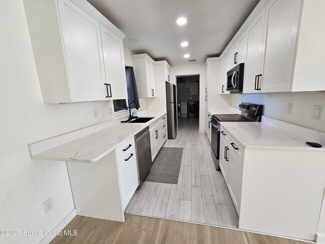 Photo - 2417 Colonial Dr