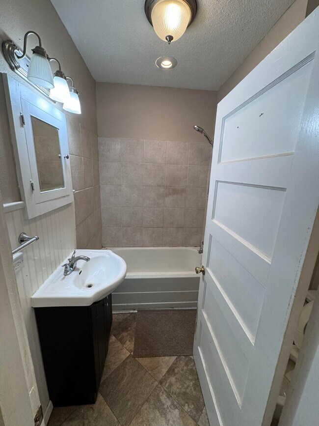 1437 N Water St Townhome Townhome Rental in Cape Girardeau MO