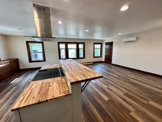 Photo - 35 S Palouse St