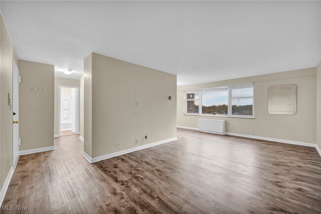 Photo - 11850 Edgewater Dr Unit 808