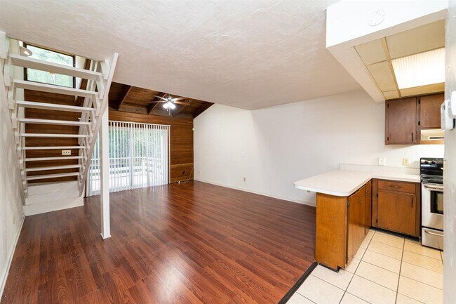 Photo - 1307 Rumba Ln