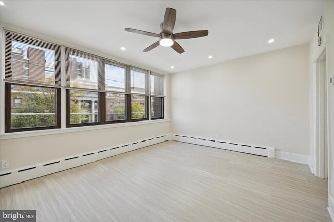 Photo - 2308 E Allegheny Ave Unidad 2