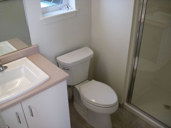 Photo - Spacious 3 Bed, 2 Bath, 1250 Square Foot Apartment with Air Conditioning. Unit 10