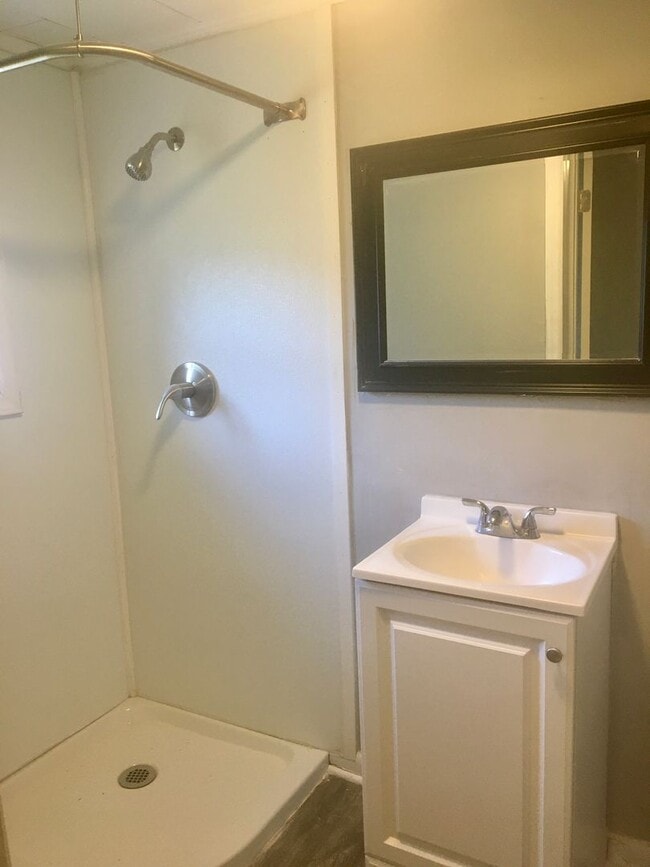 Photo - Cute 2 Bed/1 Bath HOUSE w/ yard!!