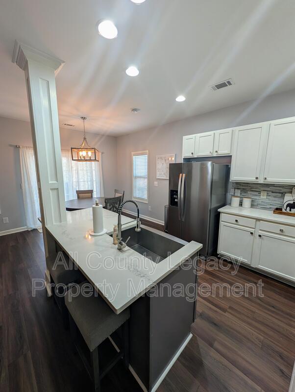 Photo - 2150 Spikerush Way