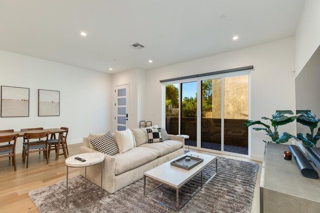 Photo - 5151 N 13th Pl