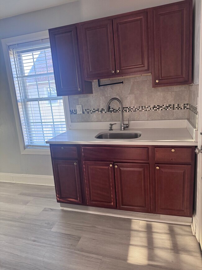 Photo - 36 John St Unit Cozy 1 bedroom apt