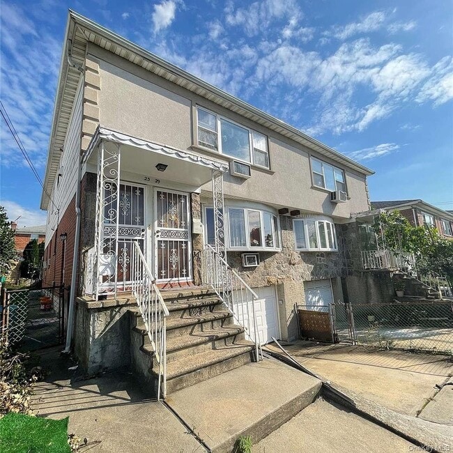 Building Photo - 23-29-29 120th St Unit 2 Fl