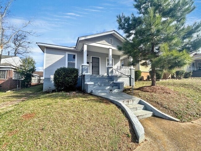 Photo - 1711 Center Way S House
