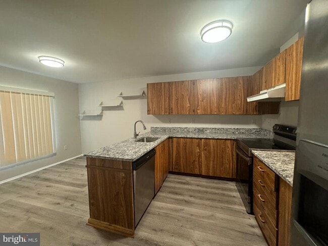 Photo - 9728 Summer Park Ct