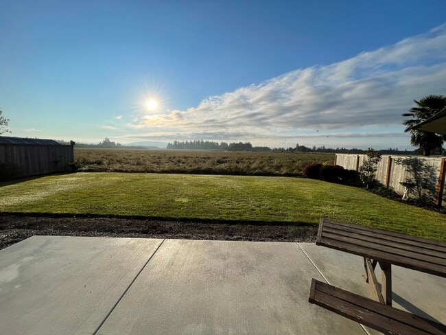 Photo - 753 SE Boysen Ln