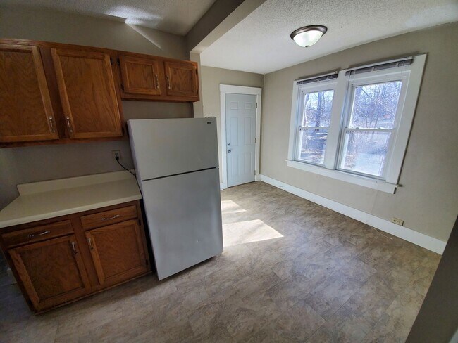 Photo - 2 bedroom, 1 bathroom rental home!