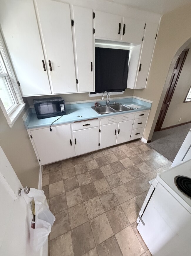 Photo - 207 3rd St SW