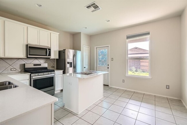 Photo - 183 Eves Necklace Dr.