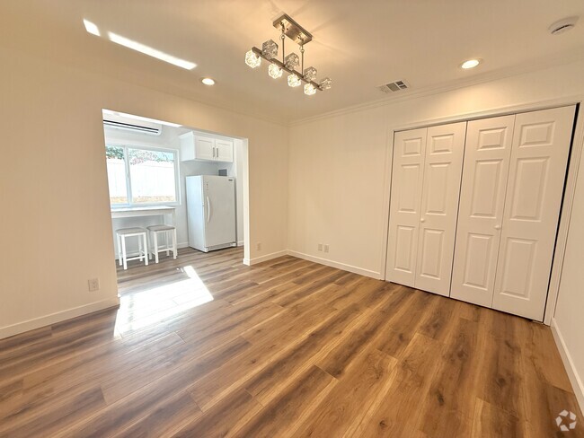 Primary suite - 4615 Saloma Ave Rental