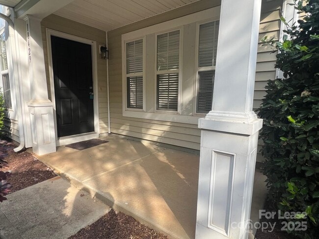 Photo - 18429 Streamline Ct