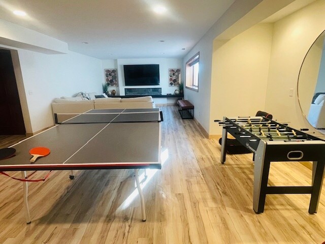 Shared open space for relaxing. - 18679 Pathfinder Dr