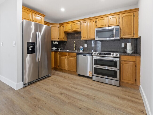 Photo - 1322 Riverside Cir