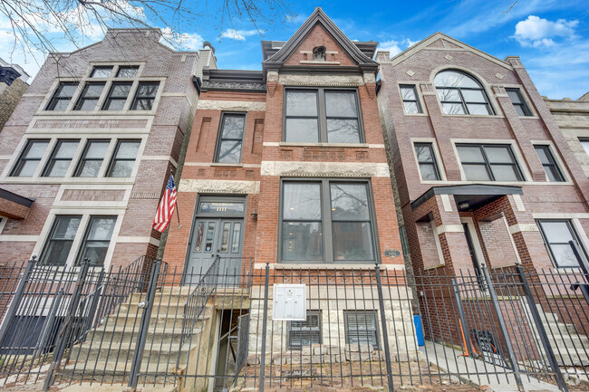 Building Photo - 1111 N Mozart St Unit 1 Rental