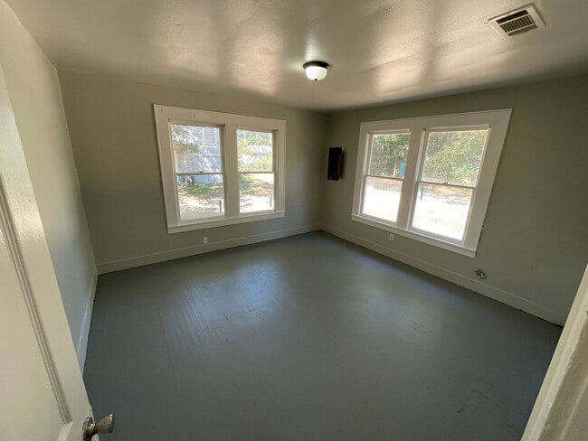 Photo - Like New 3 Bedroom Home!