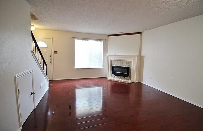 Photo - 115 Austin Stone Dr