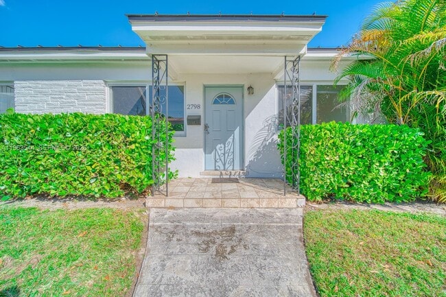 Building Photo - 2798 SW 32nd Ave Unit 2798