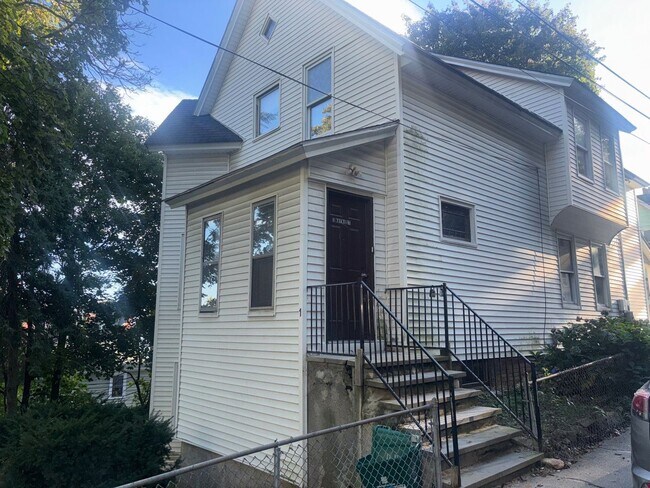 Building Photo - 1 Wayne St Unit 1