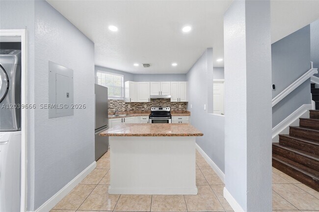 Photo - 902 SW 8th Pl