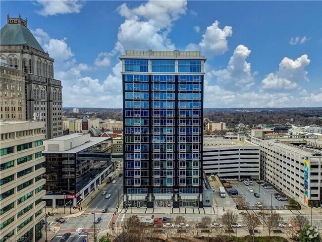 Building Photo - High-Rise Luxury 2 bedroom 2 bathroom cond... Rental