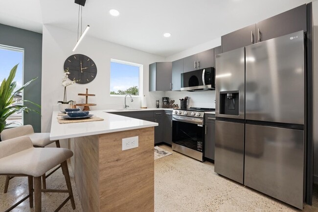 Photo - 4013 Peach Ln