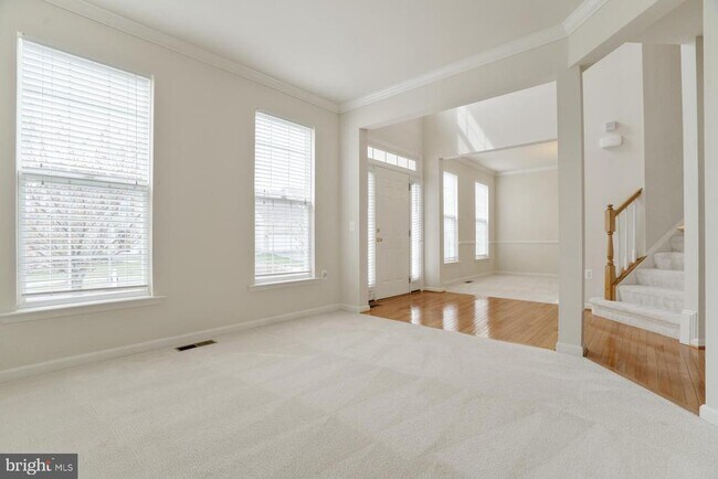 Photo - 9800 Traver St