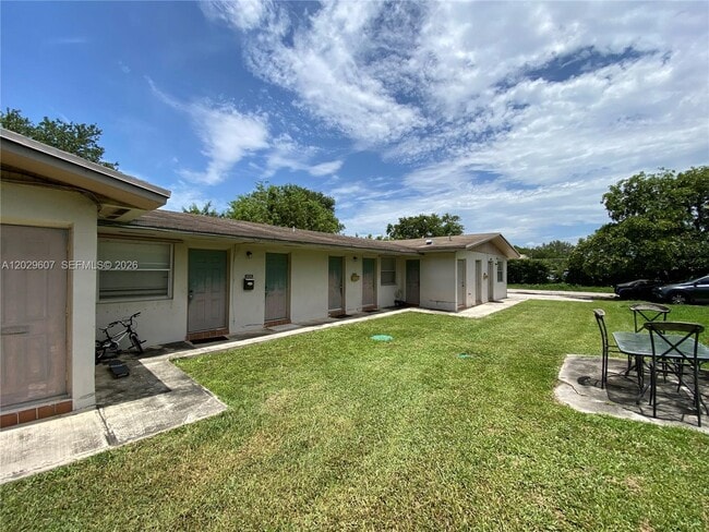 Building Photo - 2400 NE 188th St Unit 2404