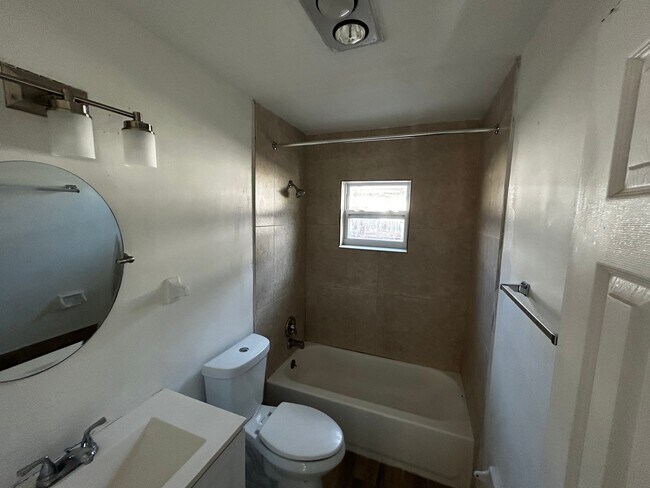 Photo - 626 W Mango St Unit B
