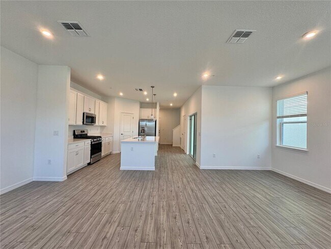 Photo - 313 Platform Ln