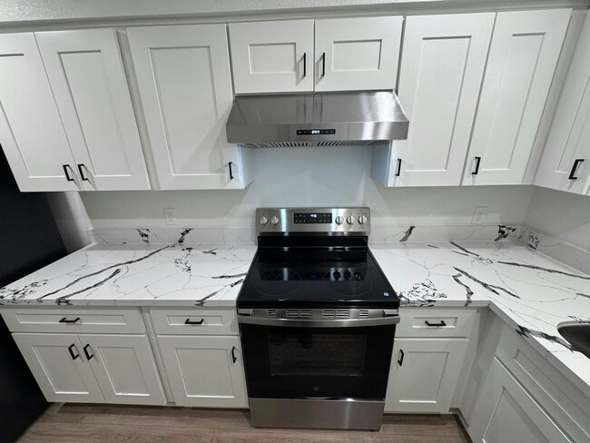 Photo - 2130 N Glenn Ave Unit 2130