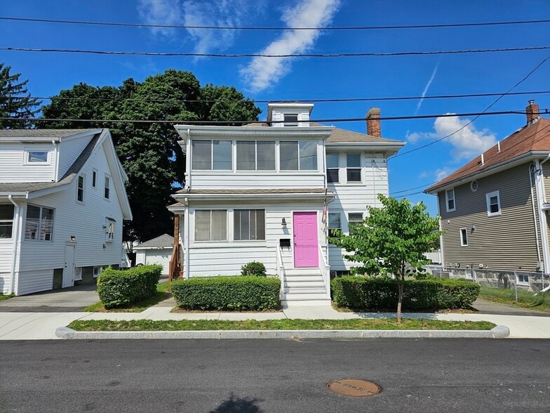 62 Royal St