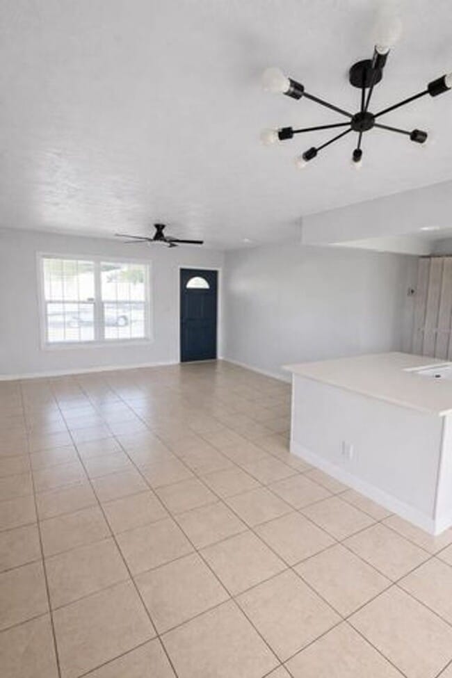 Photo - 1626 43rd St