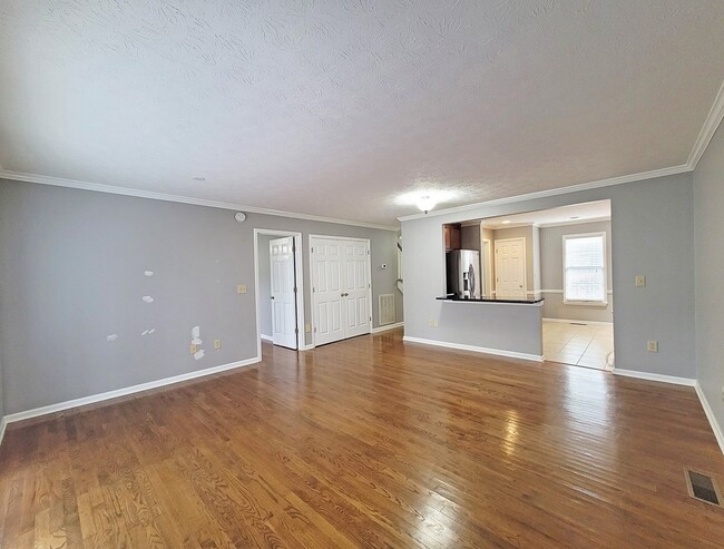 Photo - 817 Barclay Dr