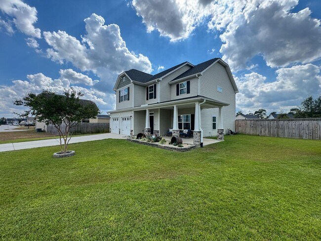 Photo - Gorgeous 4 Bed 2.5 Bath Home with Fenced Backyard